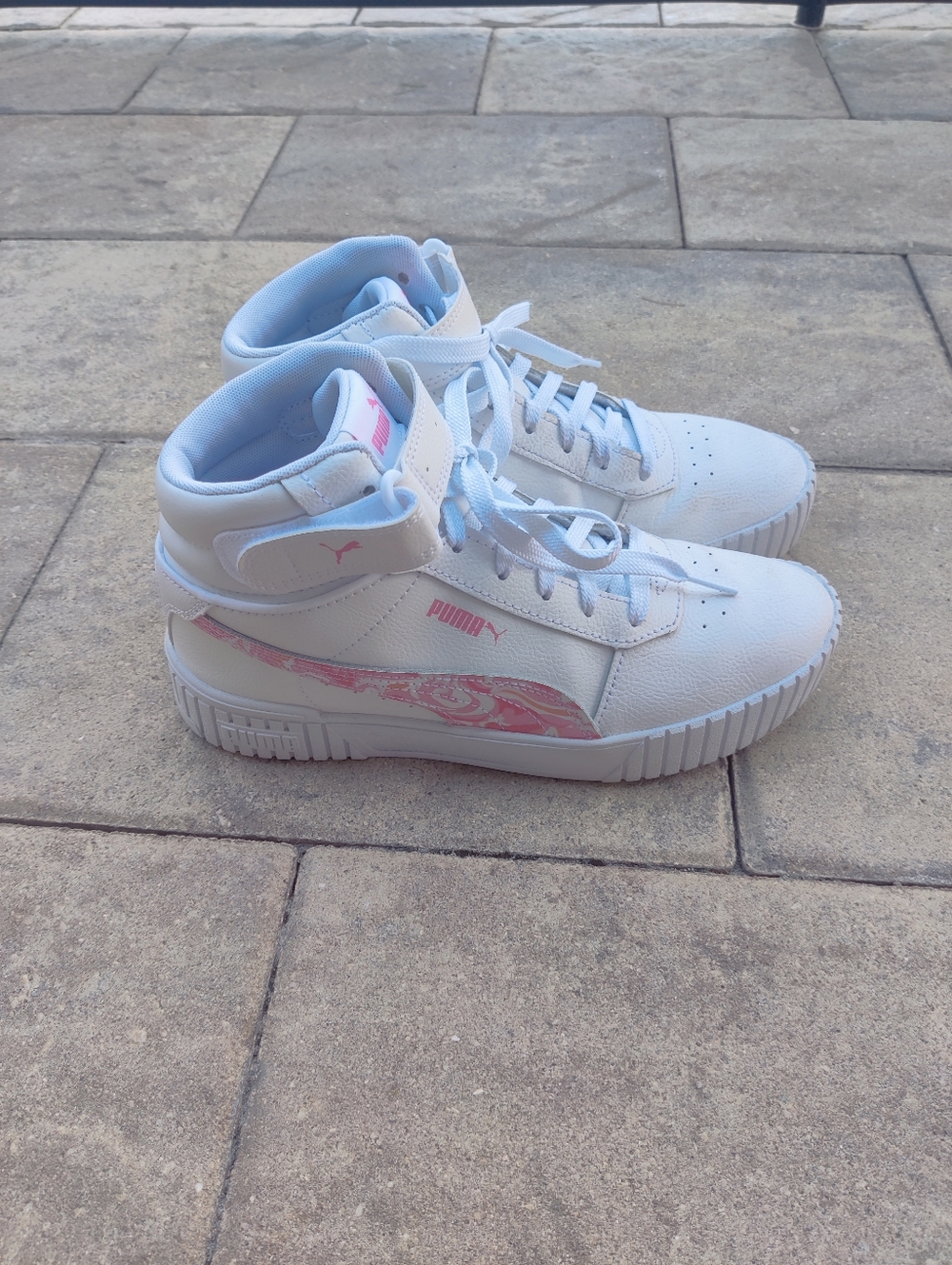 Puma White Mid-Top Sneakers with Pink Marbled Stripe